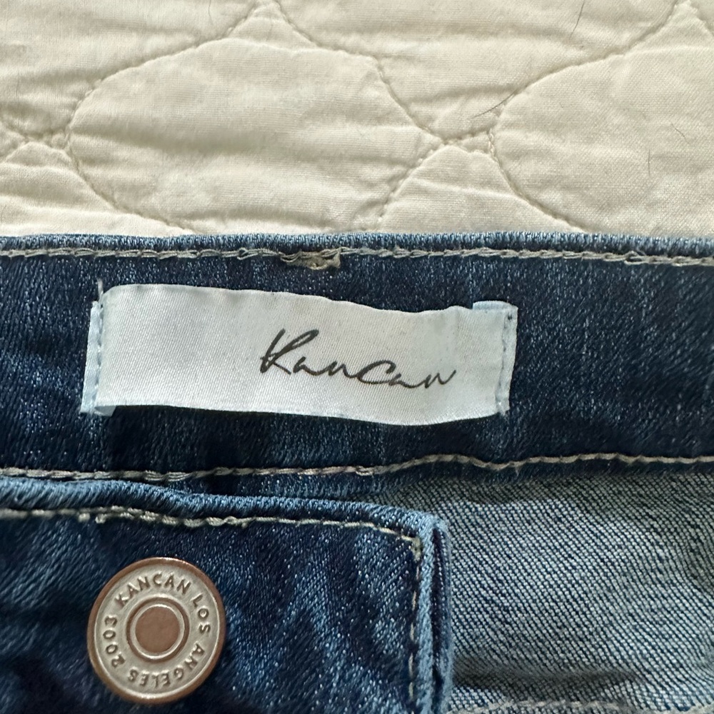 Kancan skinny jeans with minimal distressing in size 7/27